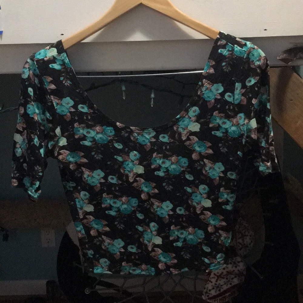 Blue flower crop top